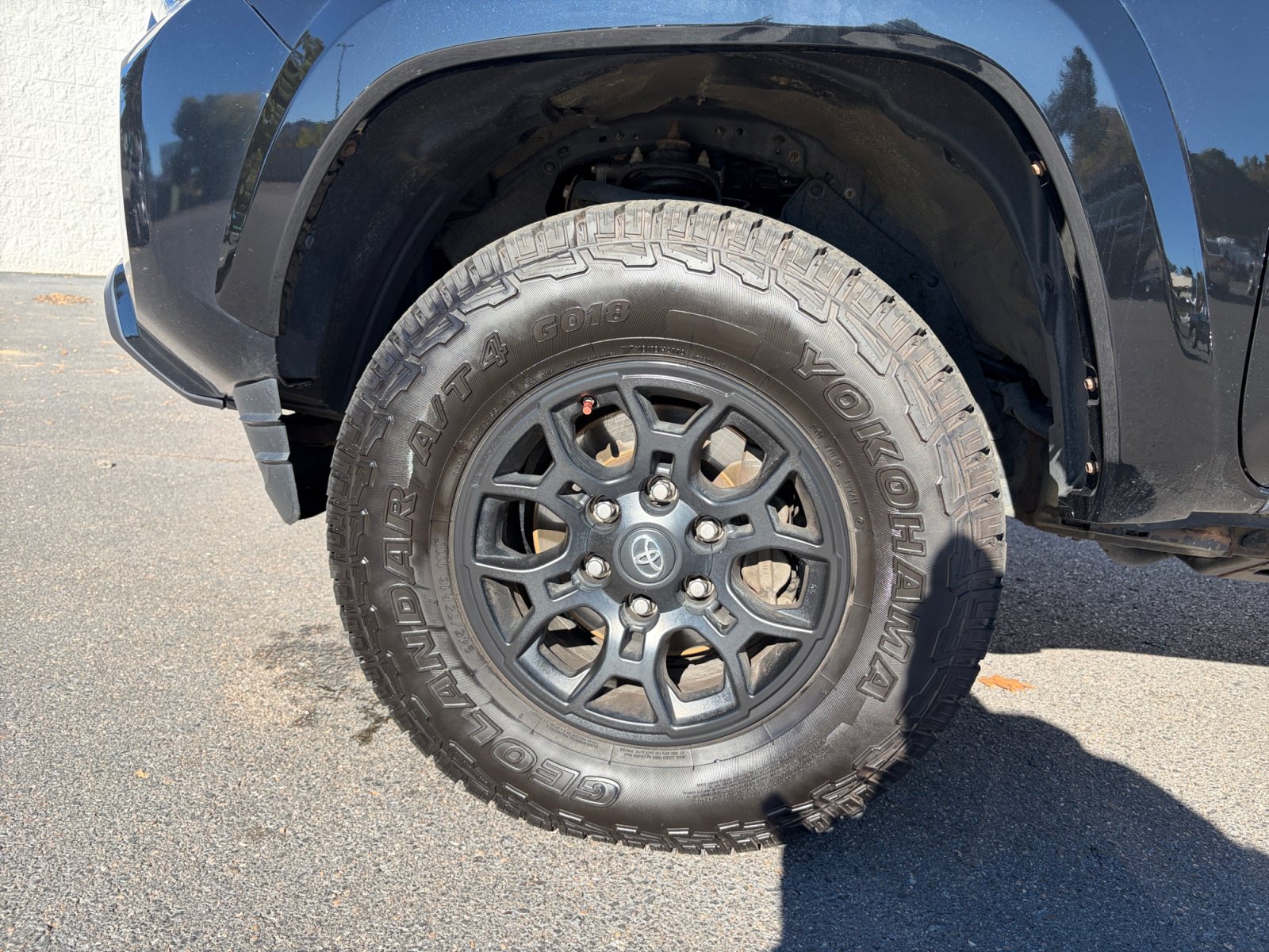 Used 2020 Toyota Tacoma SR5 AWD/4WD image 24