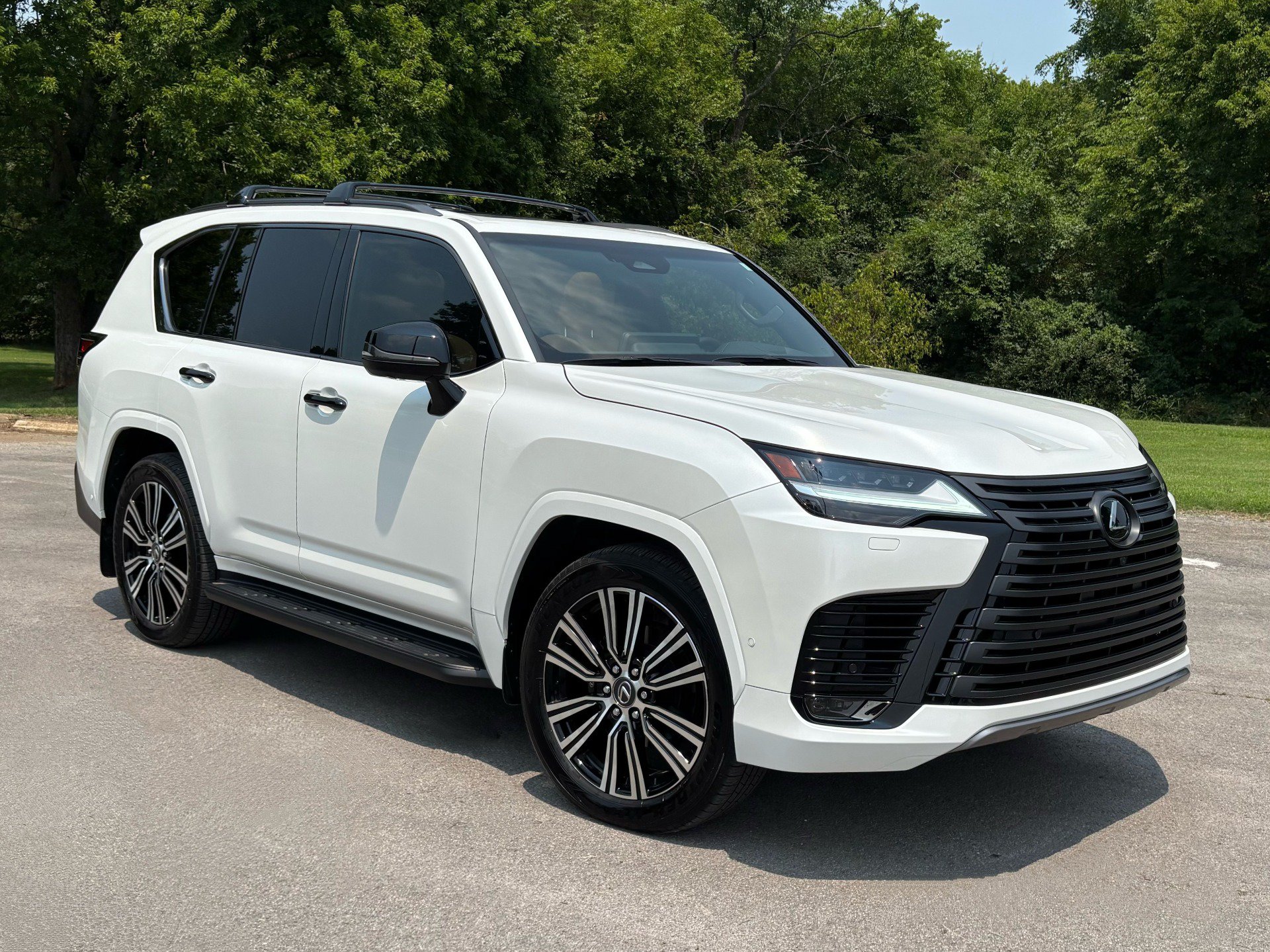 Used 2025 Lexus LX 700h Luxury w/ Appearance Package AWD/4WD image 1