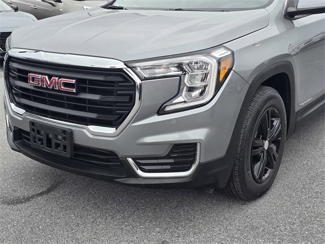 Used 2023 GMC Terrain SLE image 10