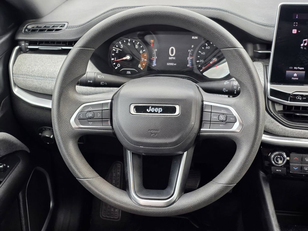 Used 2024 Jeep Compass Sport image 27