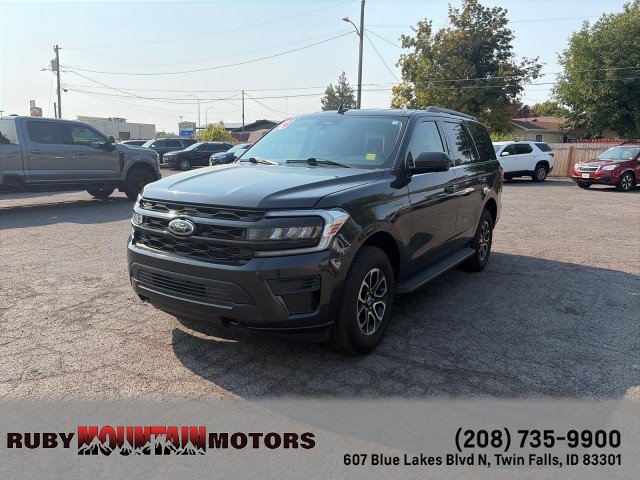Used 2024 Ford Expedition XLT AWD/4WD image 3
