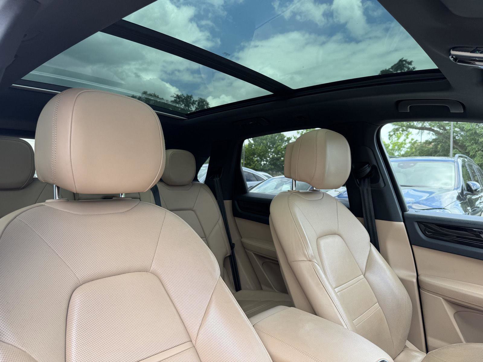 Used 2020 Porsche Cayenne AWD/4WD image 30