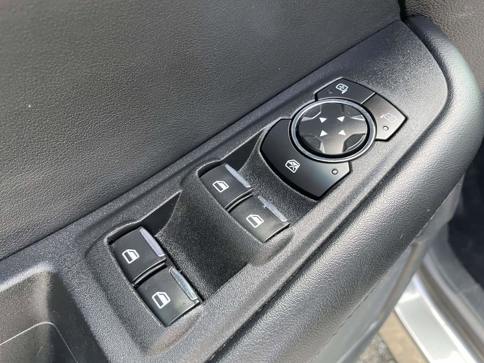 Used 2023 Ford Edge SEL w/ Convenience Package image 6