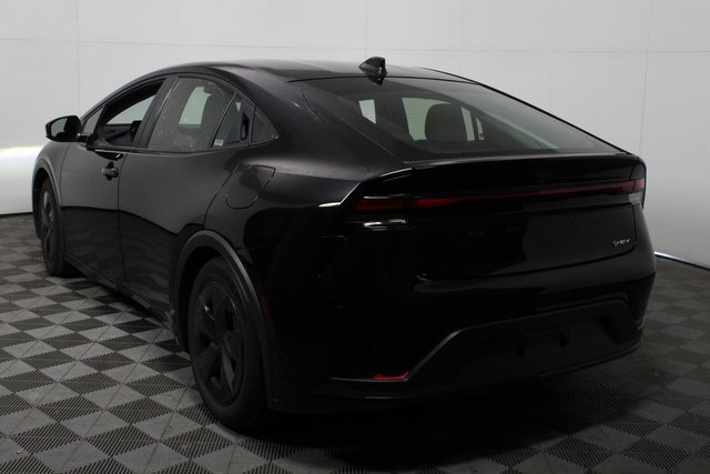 Used 2024 Toyota Prius LE image 5