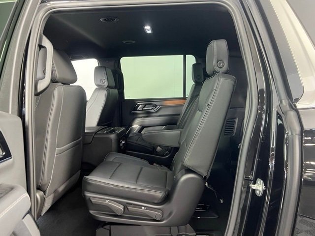 Used 2025 GMC Yukon XL Denali image 28