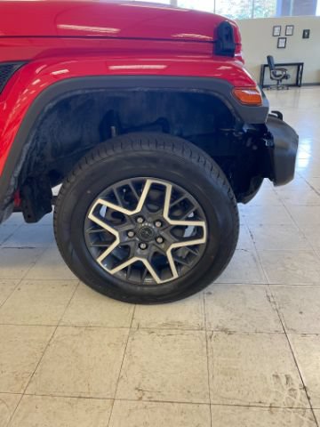 Used 2024 Jeep Wrangler Unlimited Sahara AWD/4WD image 31