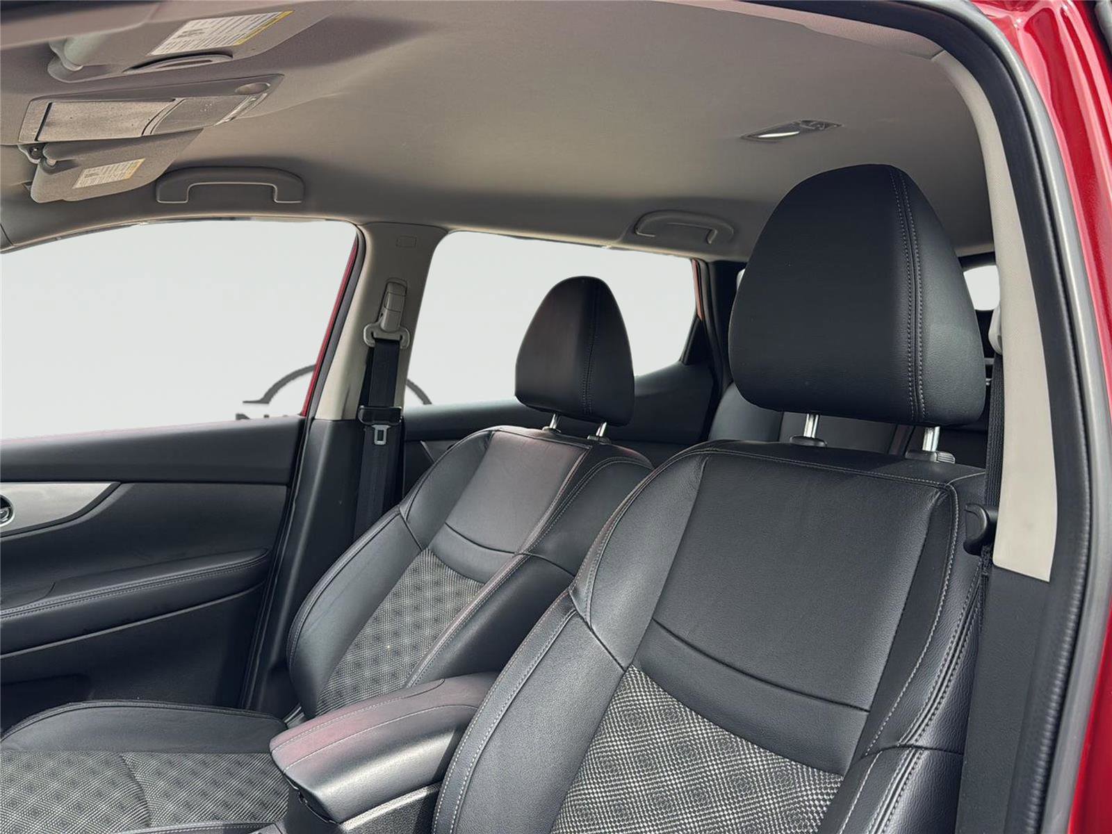 Used 2020 Nissan Rogue Sport SV w/ Technology Package image 19