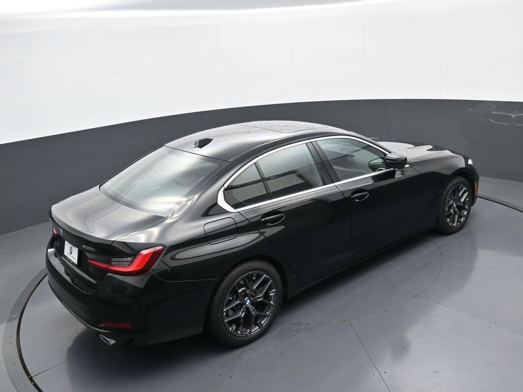 New 2025 BMW 330i xDrive Sedan w/ Convenience Package AWD/4WD image 35