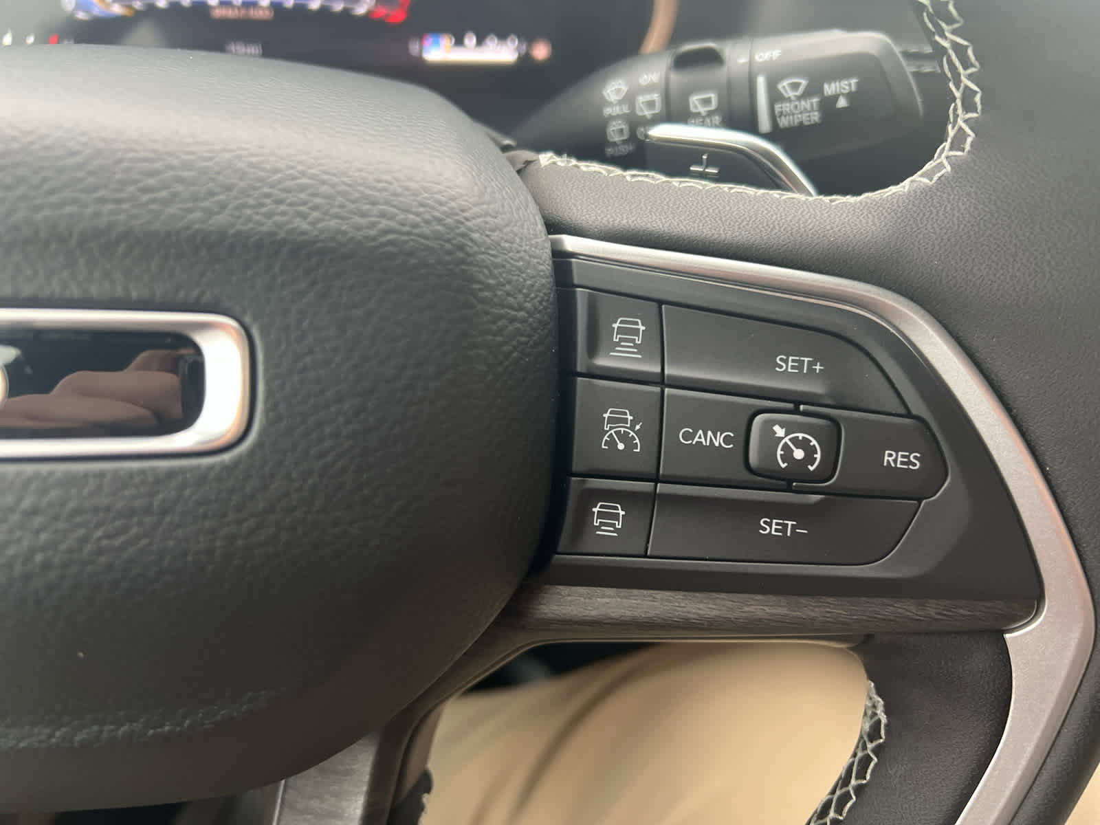 New 2025 Jeep Grand Cherokee Limited image 24