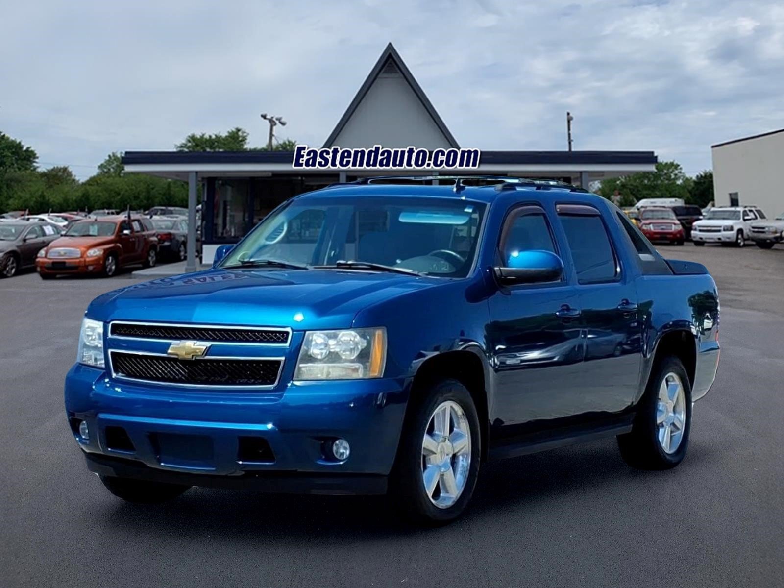 Used 2007 Chevrolet Avalanche LTZ w/ LTZ Preferred Equipment Group AWD/4WD image 1