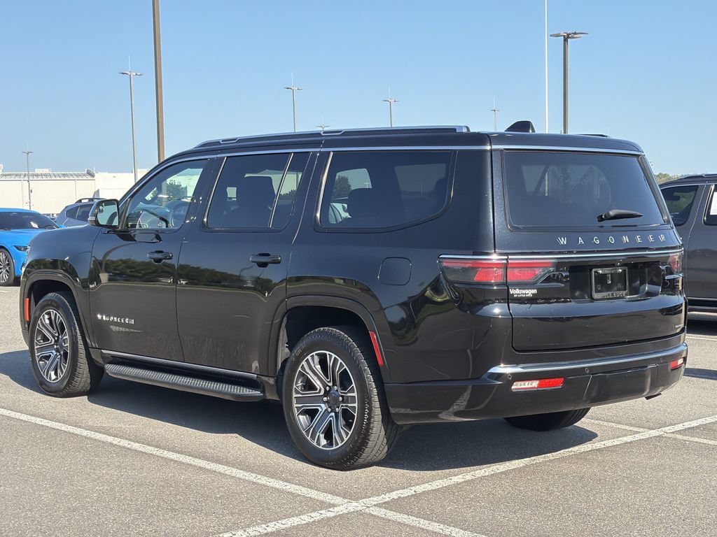 Used 2024 Jeep Wagoneer Series II w/ Flexible Seating Group RWD image 3