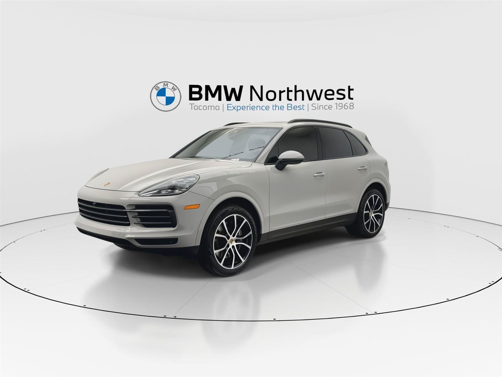 Used 2022 Porsche Cayenne Platinum Edition w/ Premium Package Plus AWD/4WD image 9