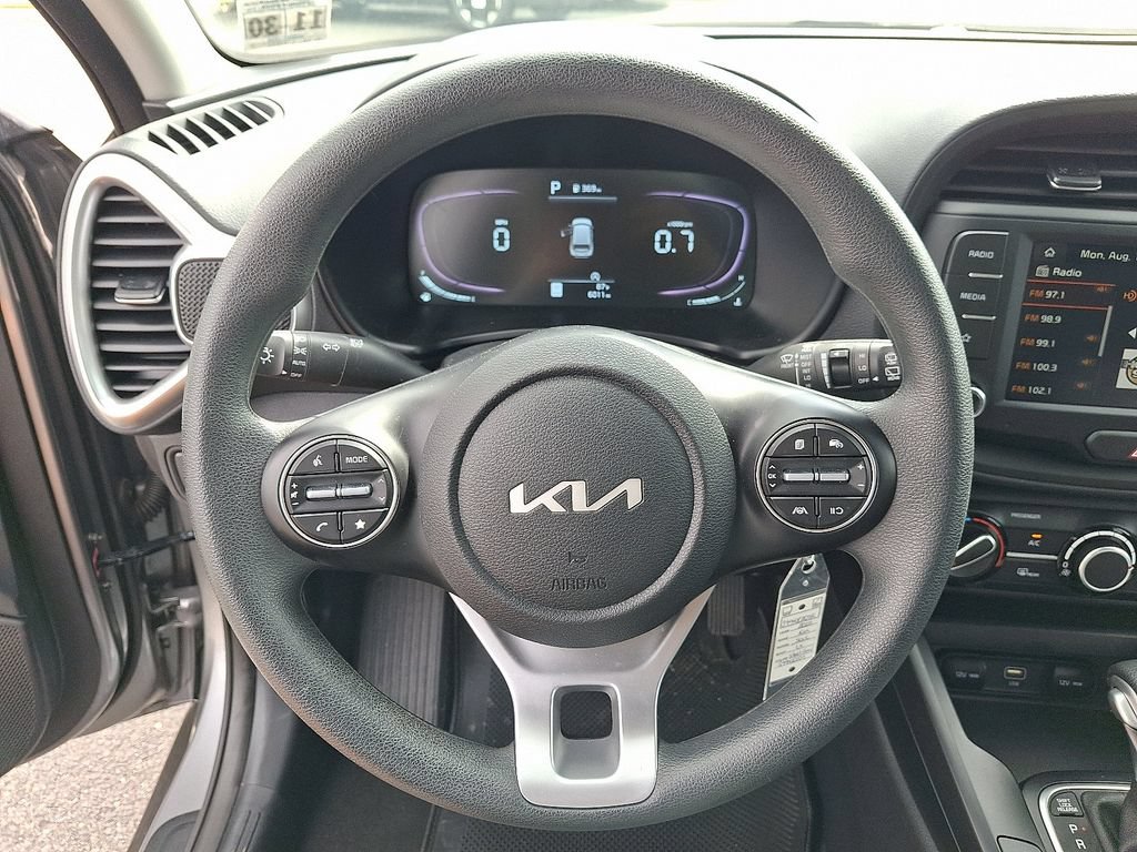 Used 2025 Kia Soul LX w/ LX Technology Package FWD image 19