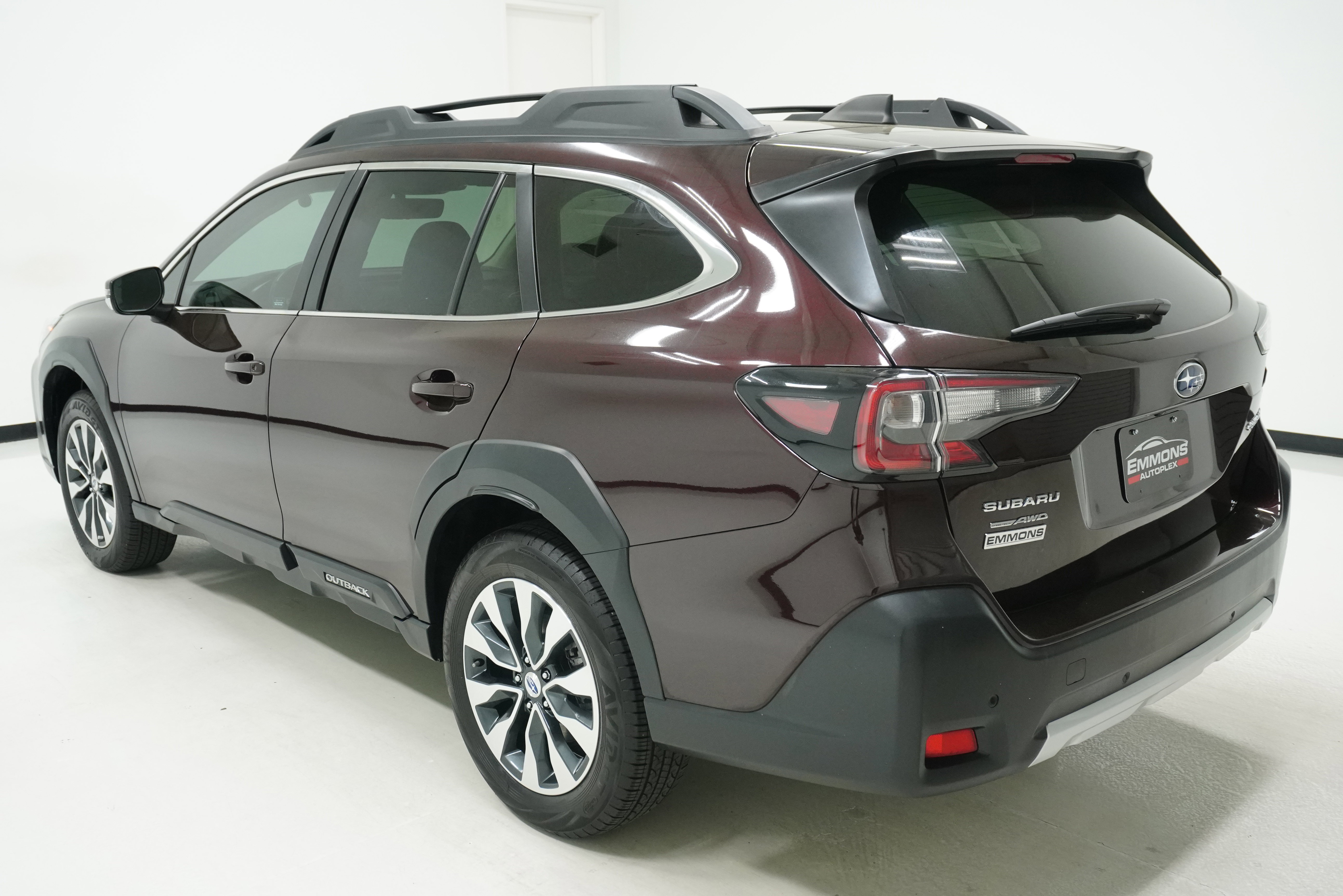Used 2023 Subaru Outback Limited AWD/4WD image 6