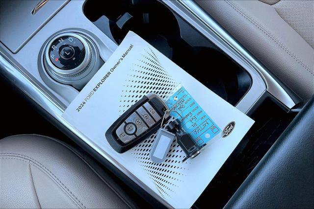 Certified 2024 Ford Explorer Limited image 14