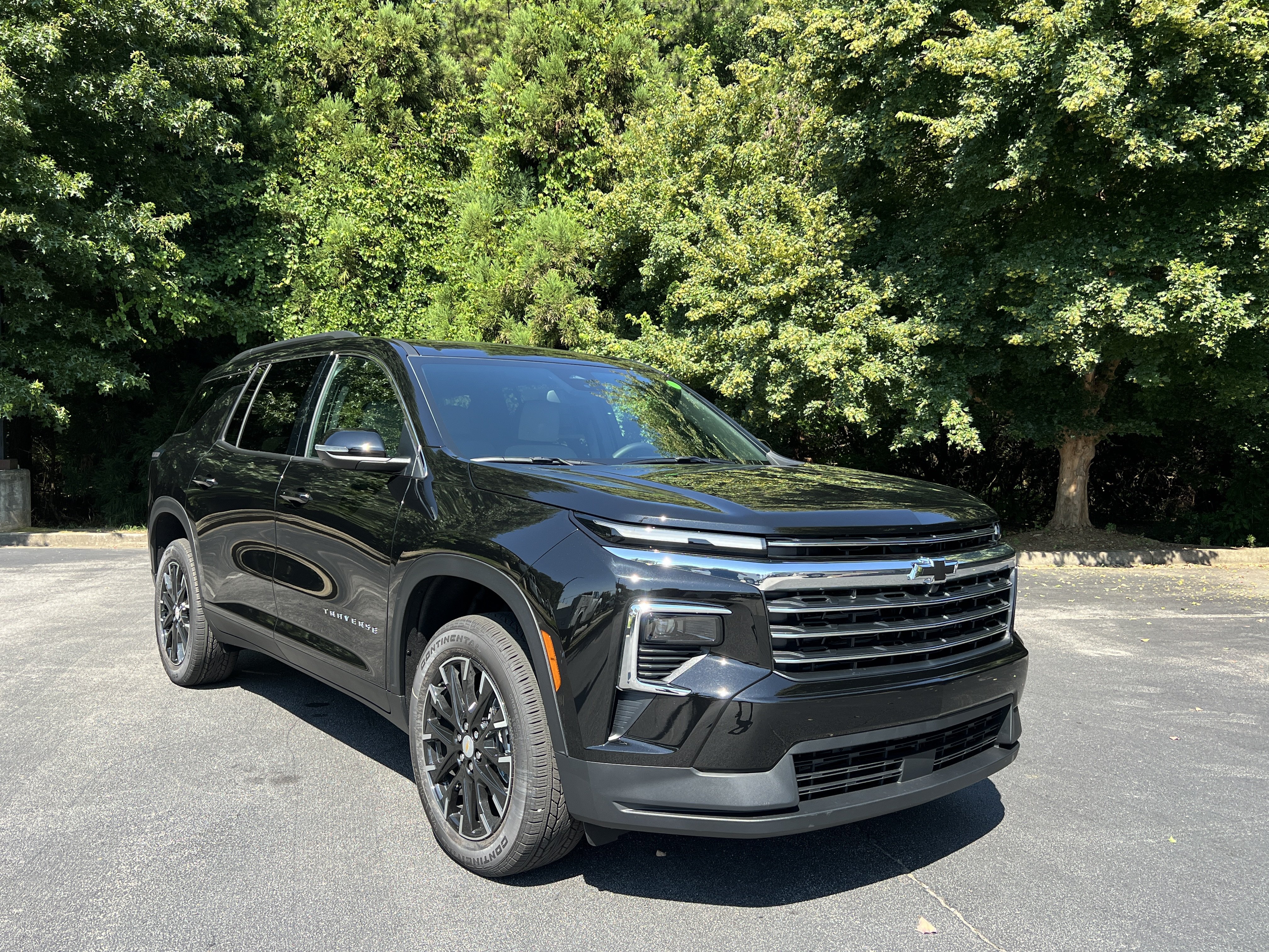 New 2026 Chevrolet Traverse LT w/ Sun and Wheel Package FWD image 2