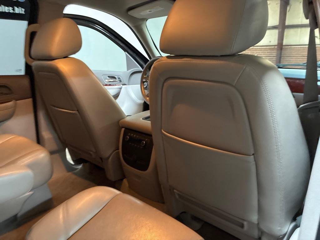 Used 2010 Chevrolet Tahoe LTZ AWD/4WD image 27