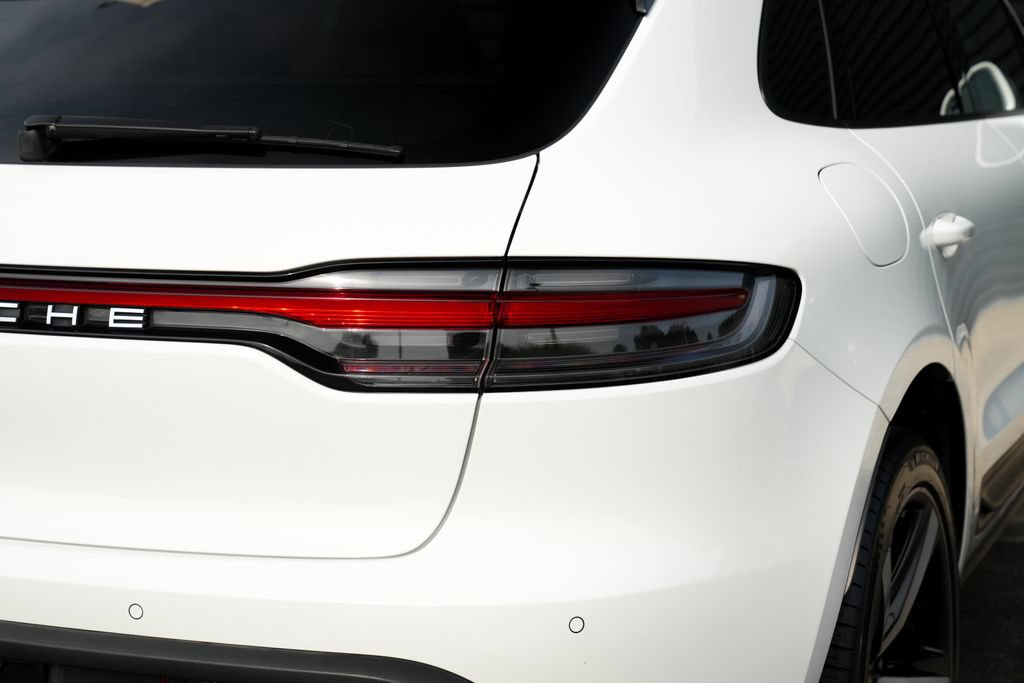 Certified 2024 Porsche Macan AWD/4WD image 15