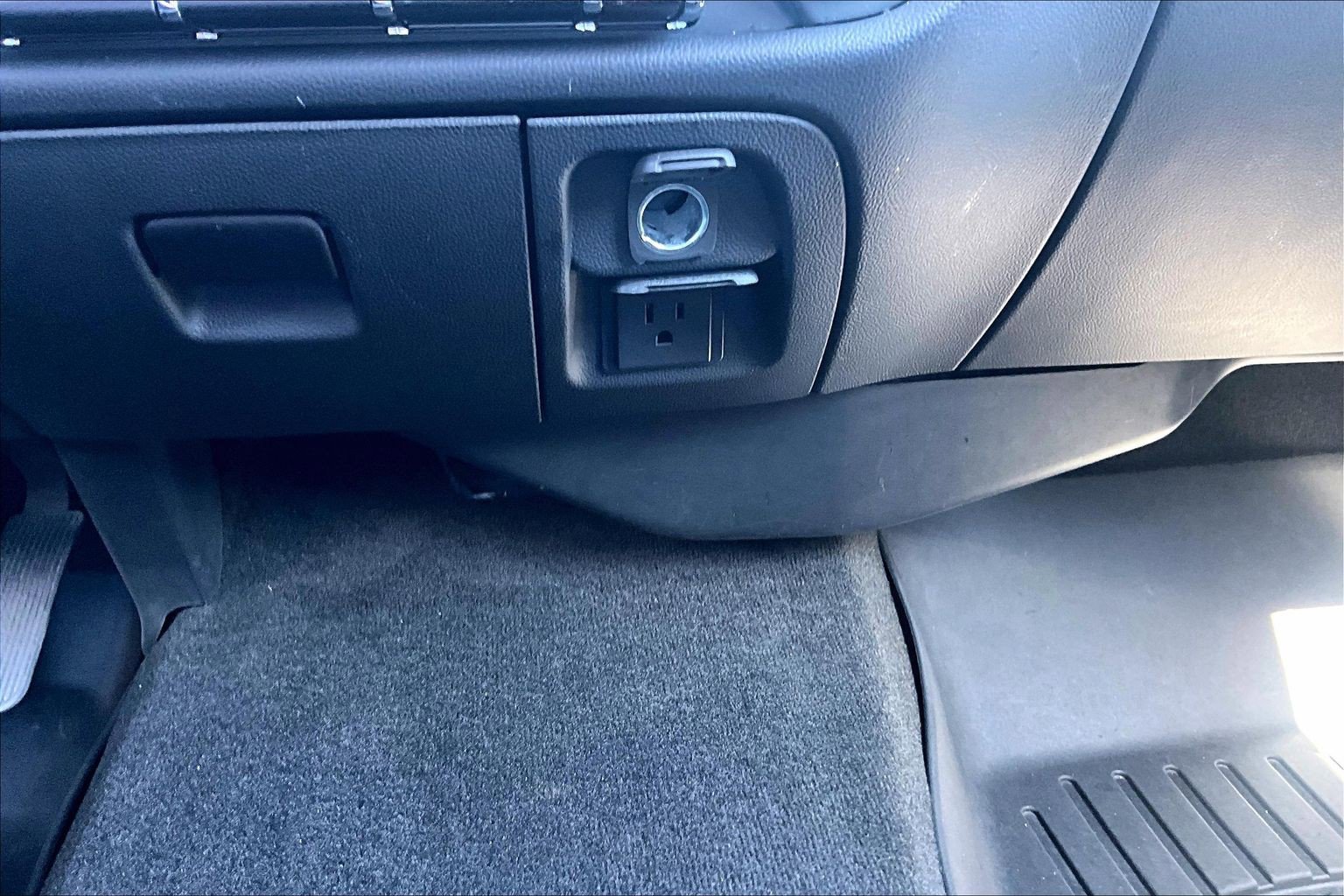 Used 2017 Chevrolet Silverado 1500 LT w/ All Star Edition RWD image 19