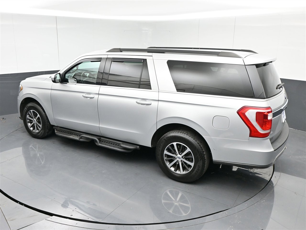 Used 2019 Ford Expedition Max XLT image 28