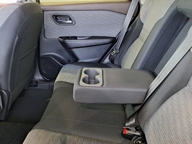 Used 2023 Nissan Rogue SV FWD image 27