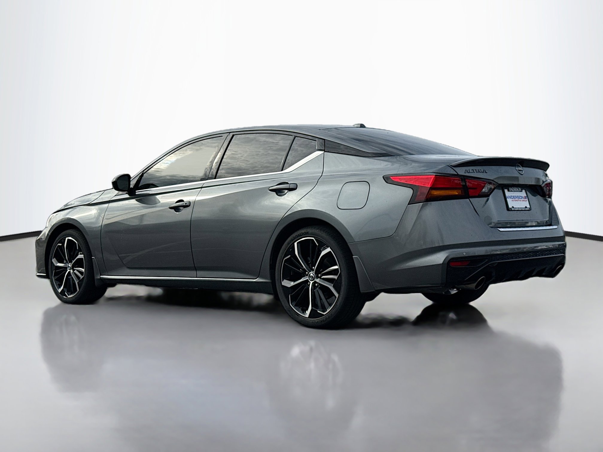 Used 2023 Nissan Altima 2.5 SR w/ SR Premium Package image 12