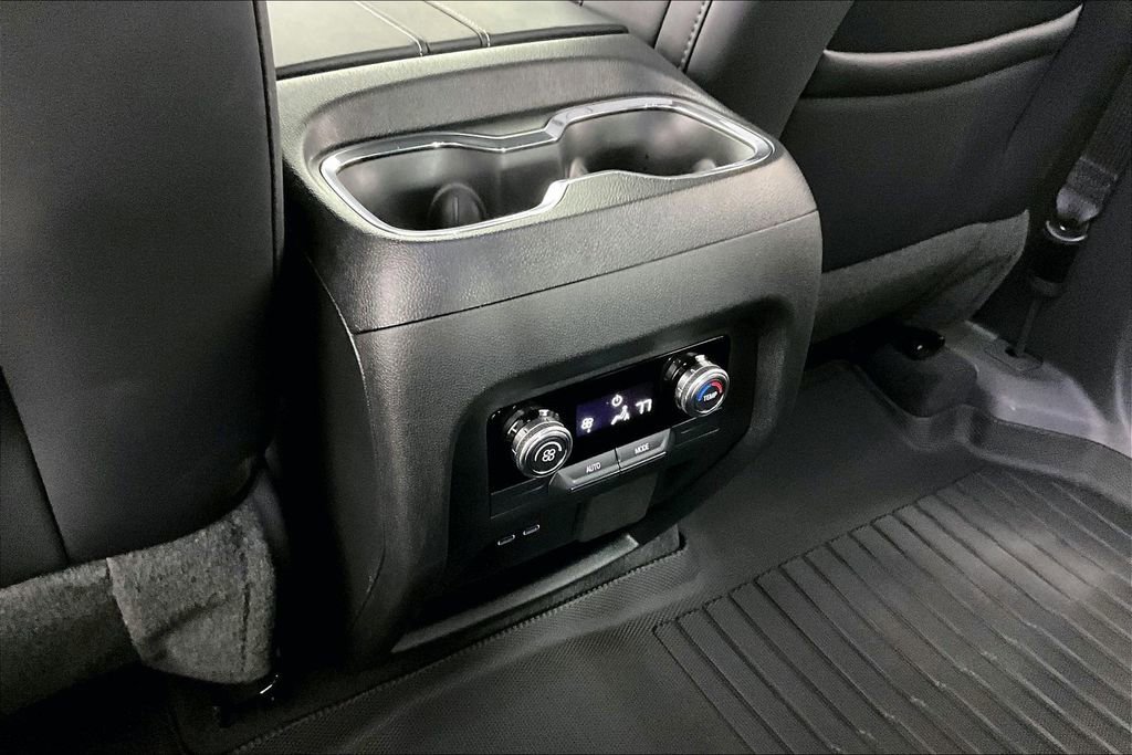 Certified 2025 GMC Acadia Elevation w/ Elevation Premium Package image 10