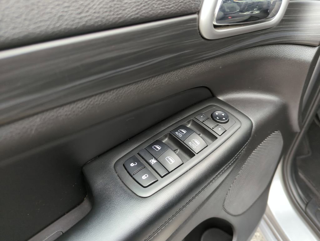 Used 2019 Jeep Grand Cherokee Altitude image 19