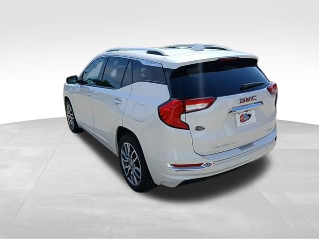 Certified 2022 GMC Terrain Denali w/ Denali Premium Package AWD/4WD image 3
