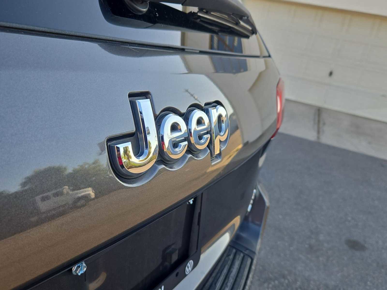 Used 2019 Jeep Grand Cherokee Laredo image 12