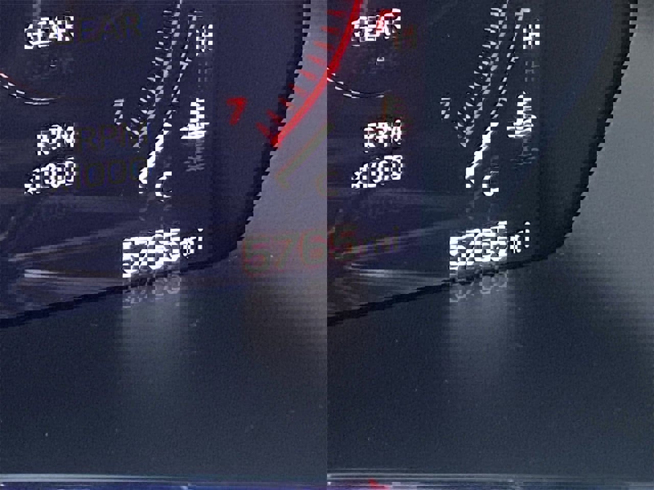 Used 2024 GMC Canyon Denali image 26