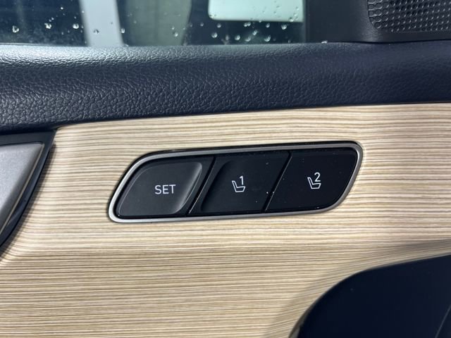 Used 2024 Hyundai Palisade Limited image 23