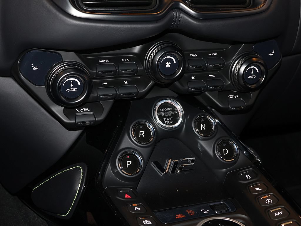 Used 2023 Aston Martin V12 Vantage RWD image 94