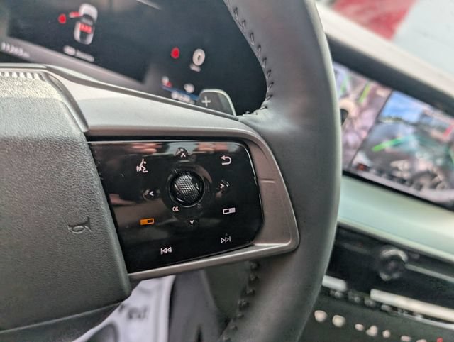 Certified 2025 Nissan Murano SL w/ Cargo Package AWD/4WD image 18