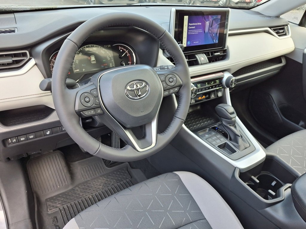 Used 2025 Toyota RAV4 XLE image 12