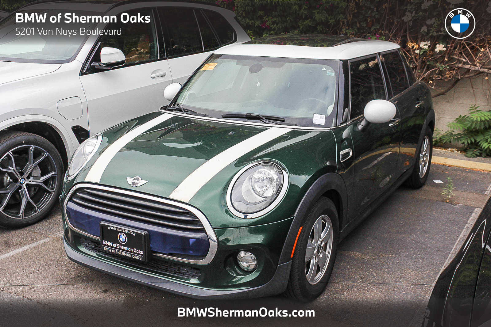 Used 2016 MINI Cooper 4-Door Hardtop FWD image 1