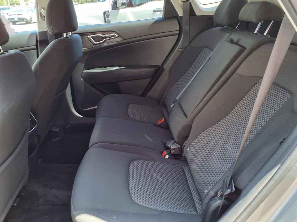 Used 2024 Kia Sportage LX AWD/4WD image 7