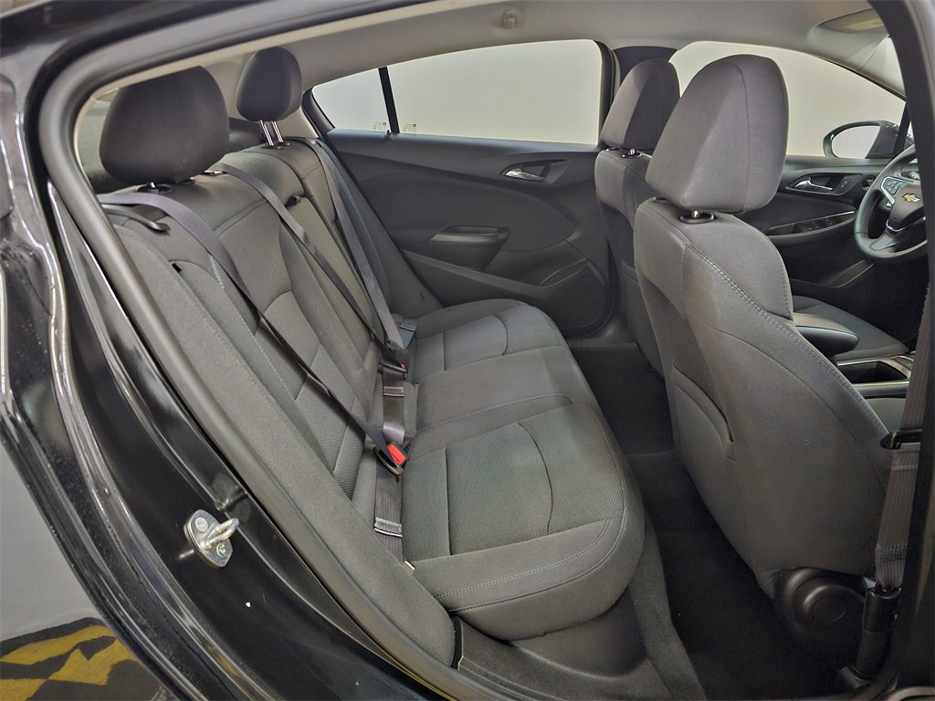 Used 2017 Chevrolet Cruze LT image 12