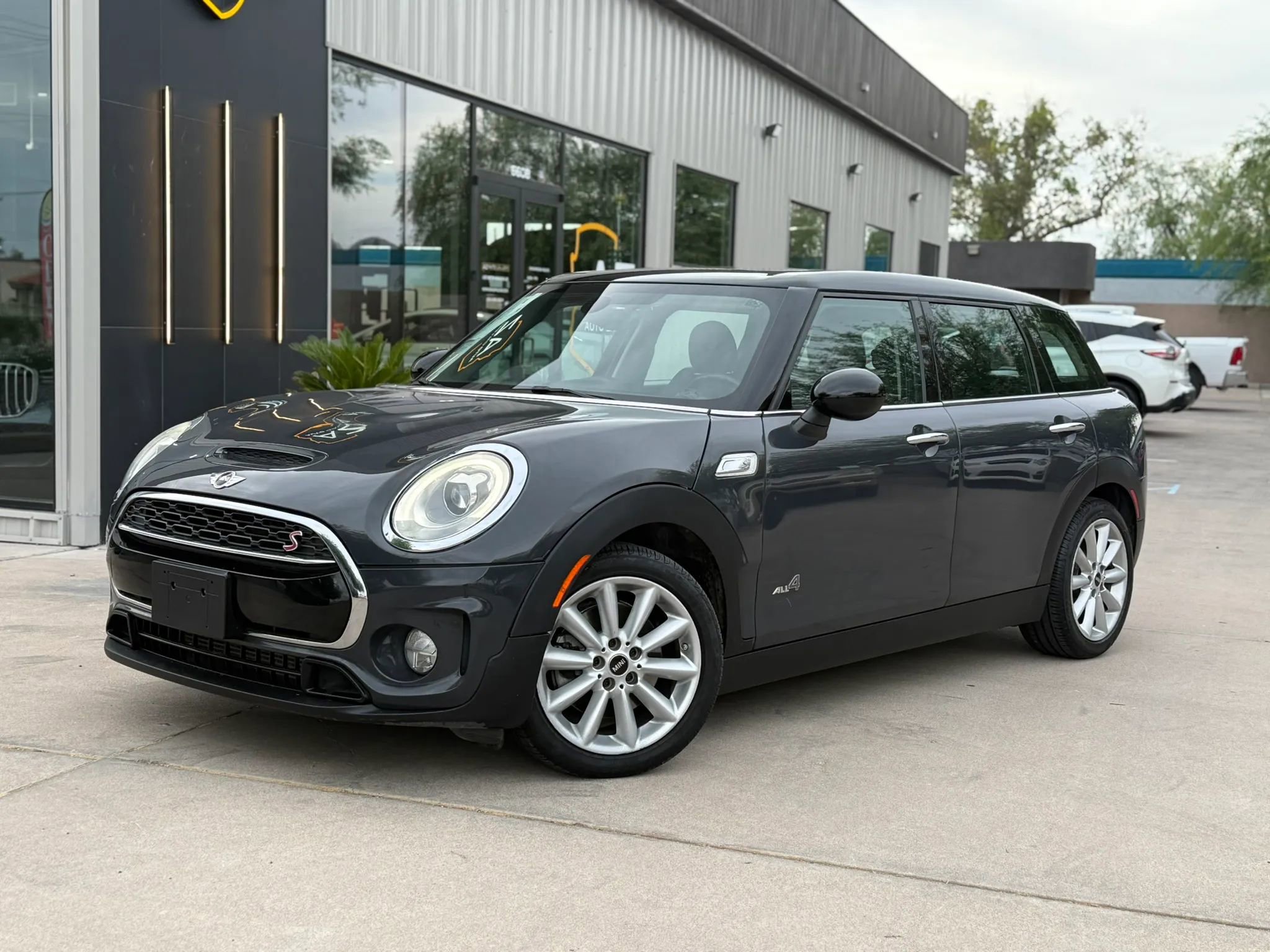 Used 2017 MINI Cooper Clubman S AWD/4WD image 2