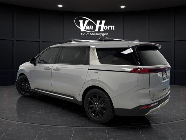 Used 2024 Kia Carnival SX Prestige image 3