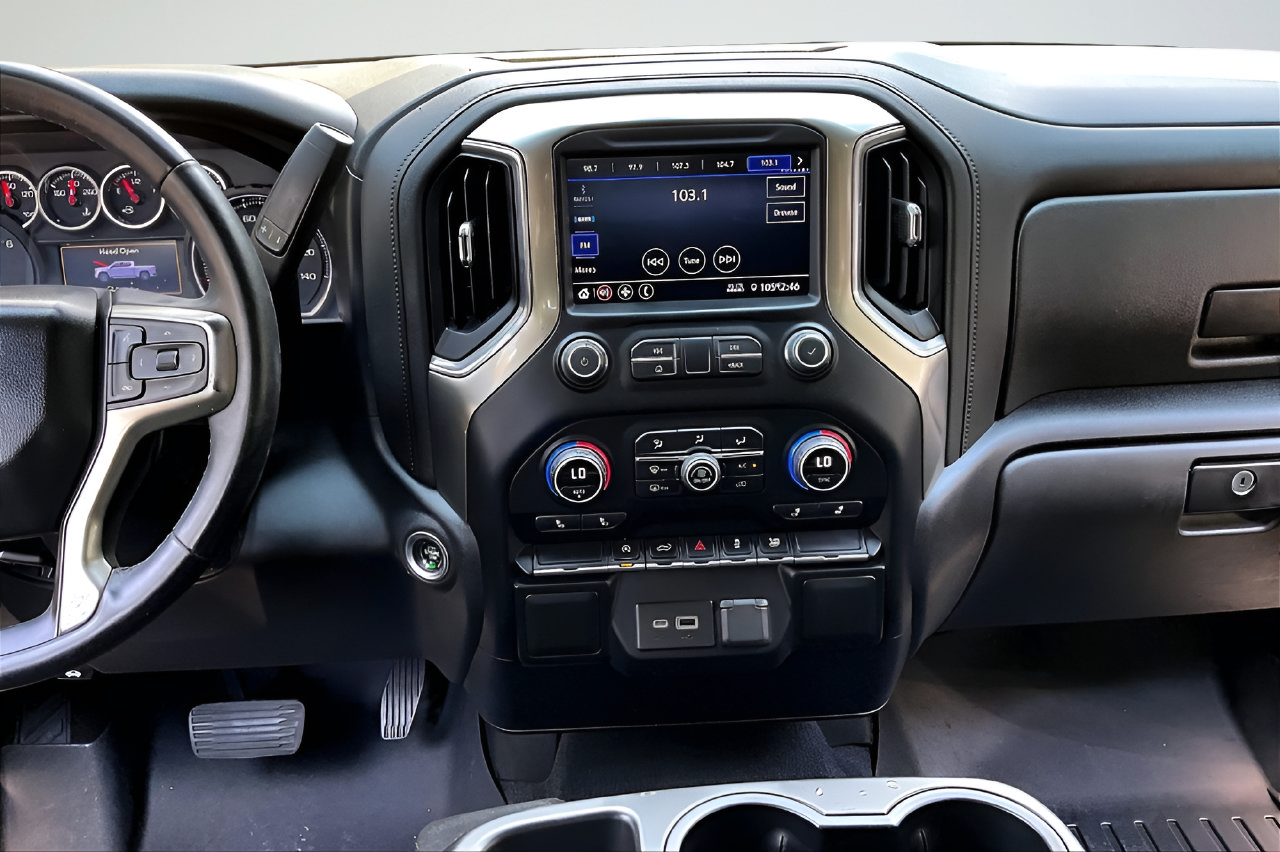 Used 2021 Chevrolet Silverado 1500 RST w/ Rally Edition RWD image 9