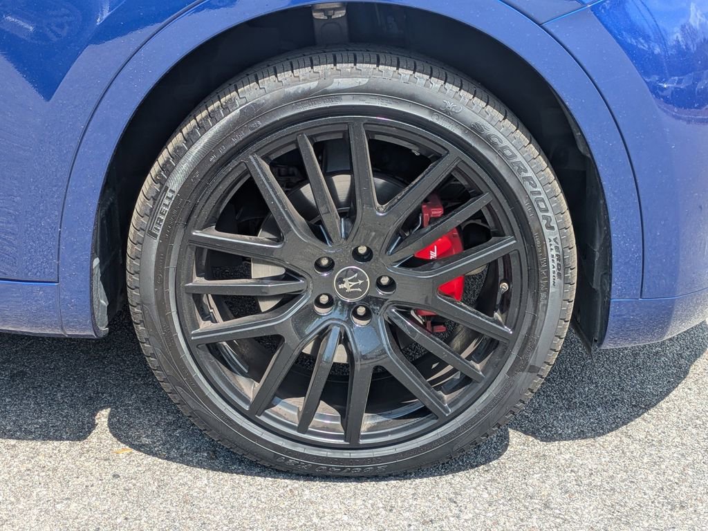 Used 2022 Maserati Levante GT image 11