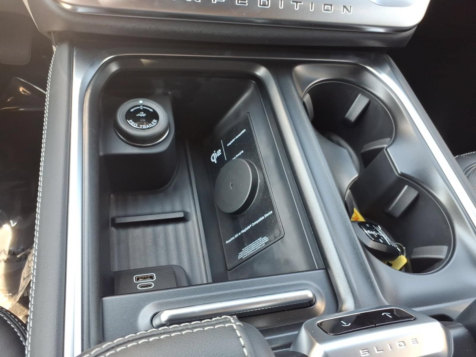 New 2027 Ford Expedition Max Platinum w/ Stealth Appearance Package RWD image 24