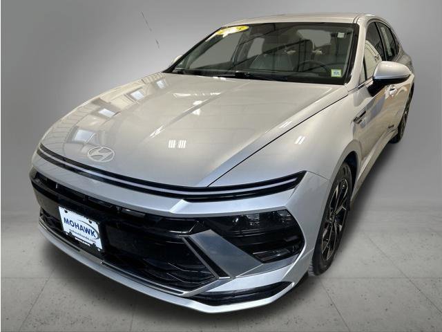 Used 2025 Hyundai Sonata SEL FWD image 1