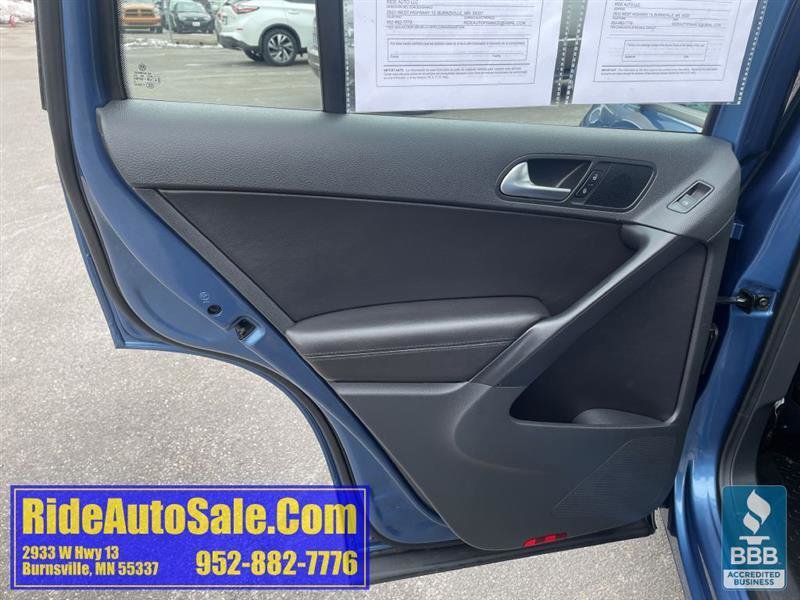 Used 2017 Volkswagen Tiguan S image 11