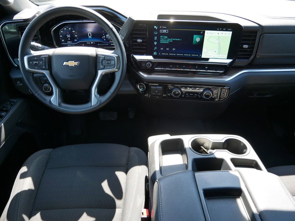 Used 2025 Chevrolet Silverado 1500 LT AWD/4WD image 19