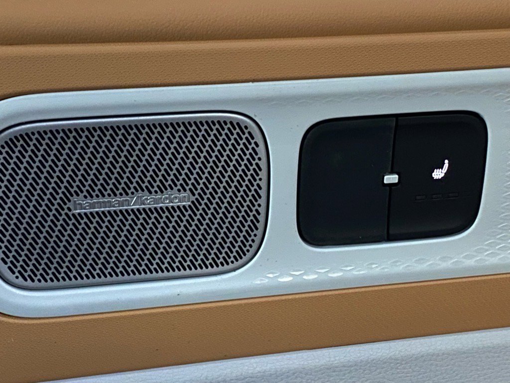 New 2025 Volkswagen ID. Buzz 1st Edition image 12