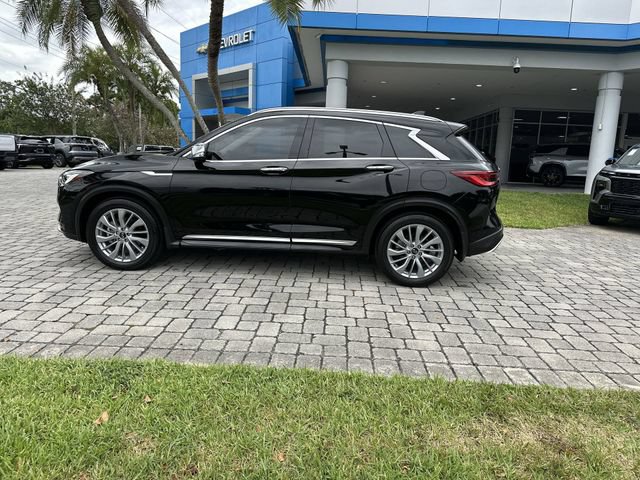 Used 2023 INFINITI QX50 Luxe w/ Accent Package FWD image 21