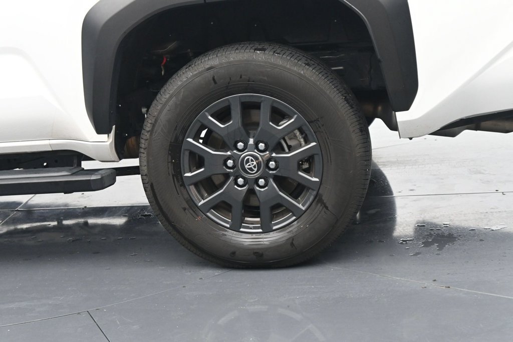 Used 2025 Toyota 4Runner SR5 AWD/4WD image 13