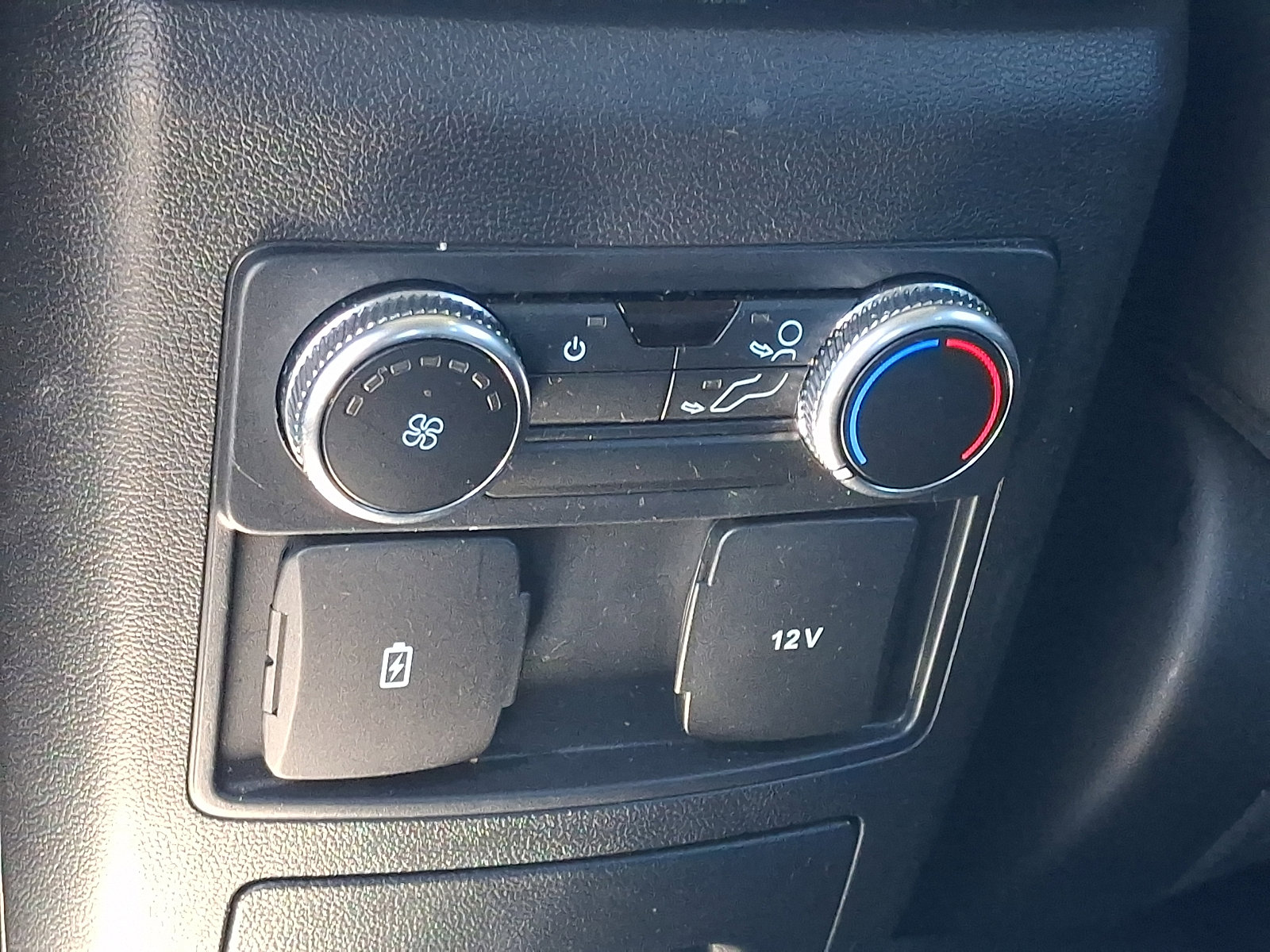 Certified 2023 Ford Explorer XLT w/ Equipment Group 202A image 14